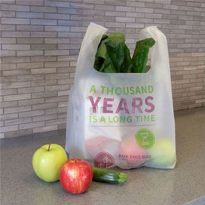 Buon prezzo 100% compostabile sostenibile eco-amichevole realizzato in amido di mais personalizzato stampato biodegradabile Esay cravatta manico maglietta sacchetto della spazzatura in linea